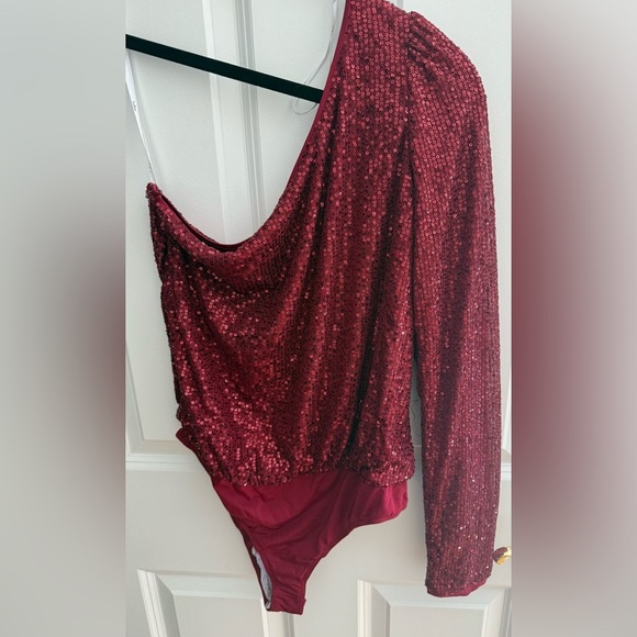 Lulus Dancing Diva Wine Red Sequin One-shoulder Bodysuit - Size M - Picture 2 of 4